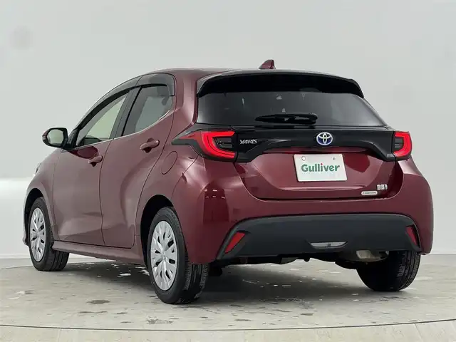 トヨタ ヤリス ハイブリッド Z 熊本県 2021(令3)年 3.7万km センシュアルレッドマイカ 純正8インチディスプレイオーディオ/Bluetooth/USB/Miracast/USB/AM/FM/バックカメラ /ビルトインETC/Toyota Safety Sense/・プリクラッシュセーフティ/・レーントレーシングアシスト/・レーダークルーズコントロール(全車速追従機能)/・オートマチックハイビーム/・ロードサインアシスト/・標識認識機能/・クリアランスソナー /シートヒーター /LED/オートライト /フォグランプ/ライトレベライザー /革巻きステアリング/ステアリングリモコン/ステアリングチルド機構/