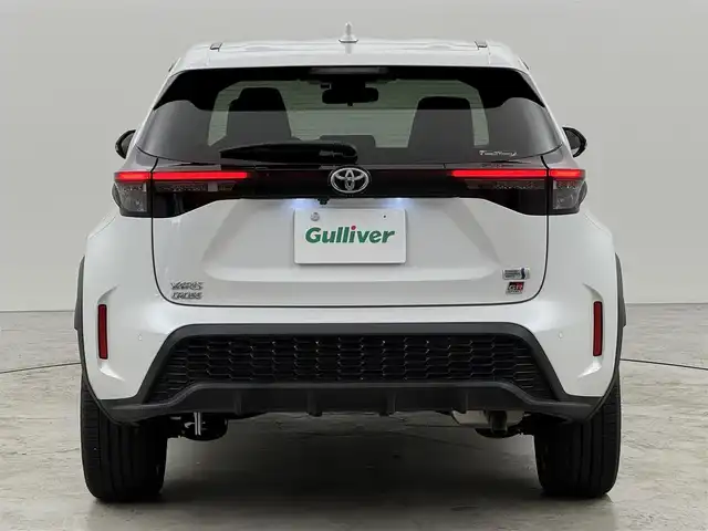 トヨタ ヤリスクロス ハイブリッド GRスポーツ 福岡県 2023(令5)年 2.5万km プラチナホワイトパールマイカ 純正ディスプレイオーディオ　/全方位カメラ　/トヨタセーフティセンス　/レーダークルーズコントロール　/コーナーセンサー　/衝突軽減ブレーキ　/レーンキープ　/ブラインドスポットモニター　/アクセル踏み間違い防止　/ビルトインＥＴＣ　/ステアリングヒーター　/ハーフレザー　/シートヒーター　/純正１８インチＡＷ　/ＬＥＤライト