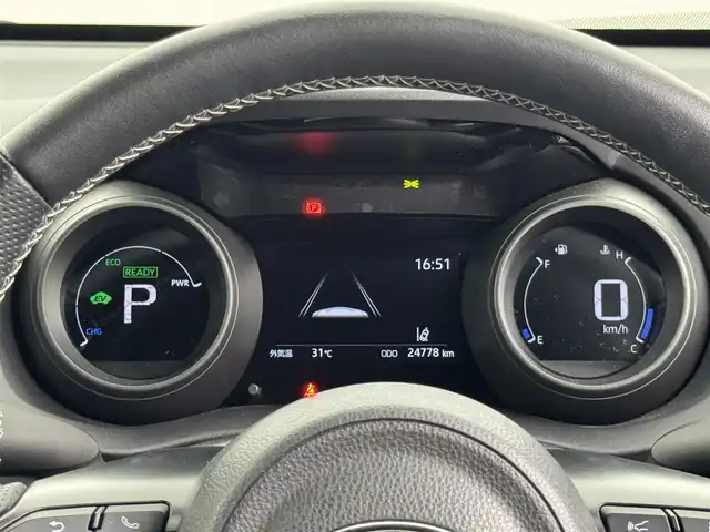 トヨタ ヤリスクロス ハイブリッド GRスポーツ 福岡県 2023(令5)年 2.5万km プラチナホワイトパールマイカ 純正ディスプレイオーディオ　/全方位カメラ　/トヨタセーフティセンス　/レーダークルーズコントロール　/コーナーセンサー　/衝突軽減ブレーキ　/レーンキープ　/ブラインドスポットモニター　/アクセル踏み間違い防止　/ビルトインＥＴＣ　/ステアリングヒーター　/ハーフレザー　/シートヒーター　/純正１８インチＡＷ　/ＬＥＤライト