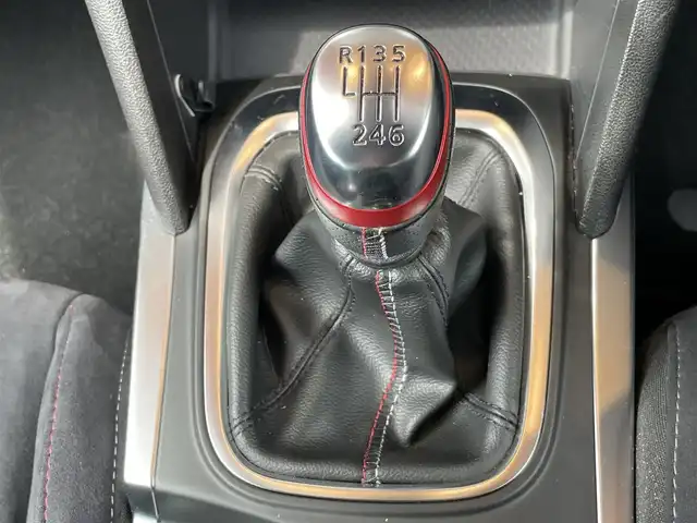 ルノー メガーヌ ルノースポール トロフィー 鹿児島県 2022(令4)年 4.2万km グレーⅡ 禁煙車/純正レカロセミパケット　AppleCarPlay/バックカメラ/6速MT/ターボ/アンドロイドオート/クルーズコントロール/USB/ETC/RECARO製バケットシート/レッドキャリパー/アダプタティブACC/アイドリングストップ/衝突被害軽減ブレーキ/純正19インチアルミホイール/純正フロアマット/サイドエアロパーツ/レーンキープアシスト/コーナーセンサー前後/前後フォグ/ダブル・サイドエアバッグ/オートライト