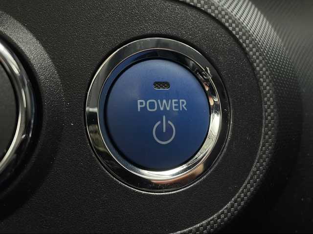 トヨタ ライズ Z 千葉県 2022(令4)年 4.2万km シャイニングホワイトパール 衝突軽減ブレーキ/純正9インチSDナビ/フルセグTV/バックモニター/LEDヘッドライト/シートヒーター/クルーズコントロール/スマートキー＆プッシュスタート/VSC/ETC