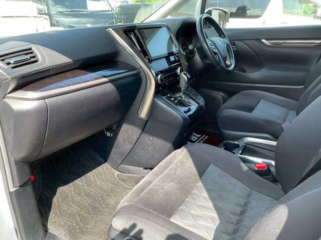 トヨタ アルファード 宮崎県 2019(令1)年 6.6万km ホワイトパールクリスタルシャイン モデリスタフルエアロ　/純正10.5インチナビ　/純正12インチフリップダウンモニター　/AC100Vコンセント　/両側パワースライドドア　/ドラレコ　/プリクラッシュセーフティ　/オートハイビーム　/レーンキープ　/バックカメラ　/パーキングセンサー　/Bluetooth　/DVD　/CD　/フルセグ