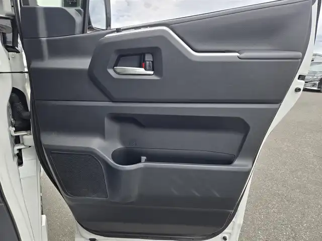 トヨタ グランエース プレミアム 鹿児島県 2020(令2)年 2.7万km ホワイトパールクリスタルシャイン ディーゼルターボ　/ビルトインＥＴＣ　/後席フリップダウンモニター　/デジタルインナーミラー　/全席シートヒーター/D+N席パワーシート　/パノラミックビューモニター　/アダプティブクルーズコントロール　/ドライブレコーダー/トヨタセーフティセンス/レーンキープアシスト/インテリジェントクリアランスソナー/パーキングサポートブレーキ(静止物)/パーキングサポートブレーキ(後方接近車両)/ウェルカムパワースライドドア/スマートエントリー＆プッシュスタートシステム/エグゼクティブパワーシート/横滑り防止装置/前後コーナーセンサー/エアバッグ(W＋サイド)
