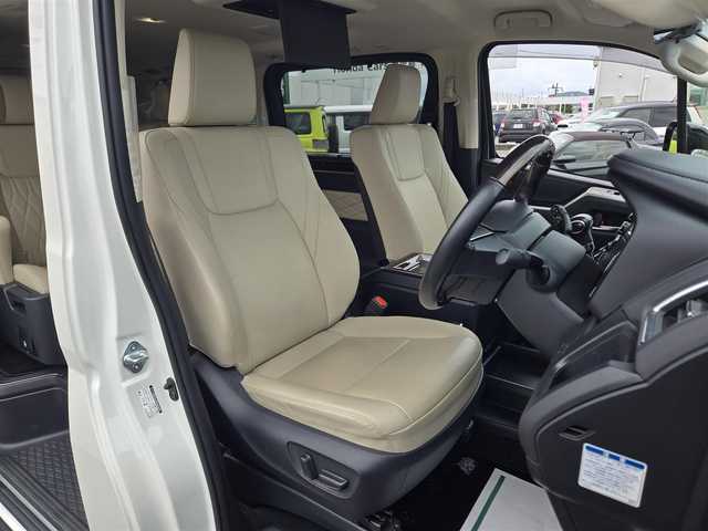 トヨタ グランエース プレミアム 鹿児島県 2020(令2)年 2.7万km ホワイトパールクリスタルシャイン ディーゼルターボ　/ビルトインＥＴＣ　/後席フリップダウンモニター　/デジタルインナーミラー　/全席シートヒーター/D+N席パワーシート　/パノラミックビューモニター　/アダプティブクルーズコントロール　/ドライブレコーダー/トヨタセーフティセンス/レーンキープアシスト/インテリジェントクリアランスソナー/パーキングサポートブレーキ(静止物)/パーキングサポートブレーキ(後方接近車両)/ウェルカムパワースライドドア/スマートエントリー＆プッシュスタートシステム/エグゼクティブパワーシート/横滑り防止装置/前後コーナーセンサー/エアバッグ(W＋サイド)