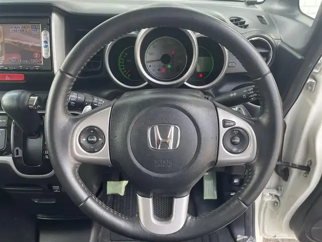 ホンダ Ｎ ＢＯＸ G ターボ SSパッケージ 徳島県 2013(平25)年 9.8万km プレミアムホワイトパール ターボ車/純正ナビゲーション　/（ワンセグTV/CD/SD/BT)/バックカメラ　/両側パワースライドドア　/ＥＴＣ　/トラクションコントロール/社外ドライブレコーダー/ＨＩＤオートヘッドライト　/クルーズコントロール　/アイドリングストップ　/リヤコーナーセンサー　/メッキドアハンドル/ウィンカーミラー/プッシュスタート/スマートキー/革巻きステアリング/ステアリングリモコン/純正フロアマット　/サイドバイザー/１２０V１８０Wパワーアウトレット