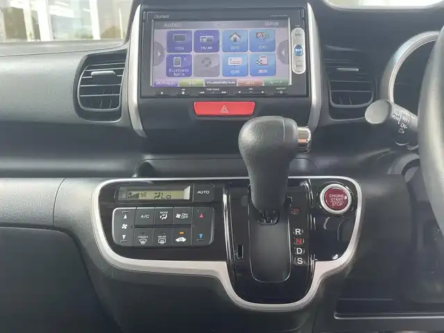 ホンダ Ｎ ＢＯＸ G ターボ SSパッケージ 徳島県 2013(平25)年 9.8万km プレミアムホワイトパール ターボ車/純正ナビゲーション　/（ワンセグTV/CD/SD/BT)/バックカメラ　/両側パワースライドドア　/ＥＴＣ　/トラクションコントロール/社外ドライブレコーダー/ＨＩＤオートヘッドライト　/クルーズコントロール　/アイドリングストップ　/リヤコーナーセンサー　/メッキドアハンドル/ウィンカーミラー/プッシュスタート/スマートキー/革巻きステアリング/ステアリングリモコン/純正フロアマット　/サイドバイザー/１２０V１８０Wパワーアウトレット