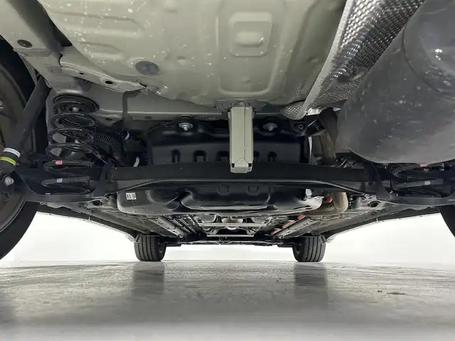 トヨタ カローラ クロス ハイブリッド Z 熊本県 2022(令4)年 1.8万km プラチナホワイトパールマイカ 純正9インチナビ/フルセグTV/Bluetooth/モデリスタエアロ/トヨタセーフティセンス/プリクラッシュセーフティ/レーントレーシングアシスト/ブラインドスポットモニター/クリアランスソナー/パーキングサポートブレーキ/リアクロストラフィックアラート/ロードサインアシスト/全周囲カメラ/オートマチックハイビーム/パワーバックドア/レーダークルーズコントロール/ビルトインETC/ハーフレザーシート/前席シートヒーター/運転席パワーシート/USB入慮/LEDヘッドランプ/ルーフレール/純正18インチアルミホイール/ドアバイザー/フロアマット/スマートキー