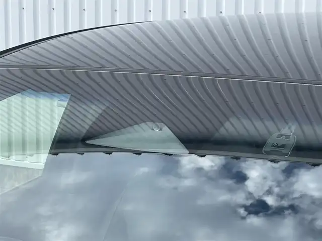 ホンダ フィット e:HEVホーム 福岡県 2021(令3)年 2.5万km クリスタルブラックパール ホンダセンシング/純正９インチナビ（ＶＸＵ－２１５ＦＴｉ）/フルセグTV/CD/DVD/BT/SD/バックカメラ/パーキングセンサー/ＡＣＣ/ドライブレコーダー/ＬＥＤオートライト/オートハイビーム/ビルトインＥＴＣ/スマートキー/プッシュスタート/電動パーキング/ブレーキホールド