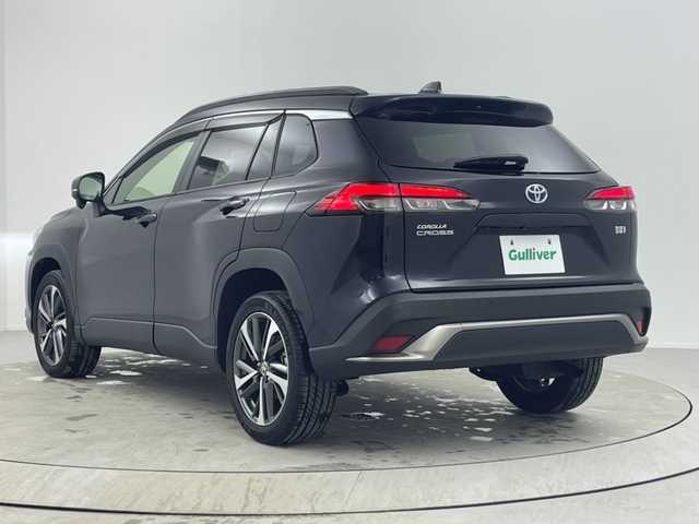 トヨタ カローラ クロス ハイブリッド Z 熊本県 2022(令4)年 1.5万km スパークリングブラックパールクリスタルシャイン 禁煙車/トヨタセーフティセンス/純正8型ディスプレイオーディオナビTV/（T-CONNECT/Bluetooth/USB/FMAM/フルセグTV)/純正バックカメラ/純正ビルトインETC/純正LEDオートライト/純正LEDフォグ/純正18インチアルミ/純正フロアマット/社外ドライブレコーダー/アダプティブクルーズコントロール/レーンディパーチャーアラート/オートマチックハイビーム/ブラインドスポットモニター/クリアランスソナー/電子パーキング/オートホールド/パワーバックドア/運転席パワーシート/前席シートヒーター/ハーフレザーシート/ウインカードアミラー/デュアルオートエアコン/本革巻ハンドル/スマートキー/プッシュエンジンスタート/新車時保証書/取扱い説明書