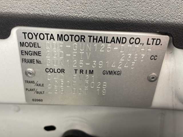 トヨタ ハイラックス Z ブラックラリーエディション 茨城県 2019(令1)年 5.3万km スーパーホワイトⅡ 純正ナビCD DVD フルセグ AUX/ＥＴＣ/バックカメラ/純正アルミホイール/４ＷＤ/純正ドアバイザー/トヨタセーフティーセンス/プリクラッシュセーフティー/ロードサインアシスト/ダウンヒルアシストコントロール/センターデフロック/スマートキー/プッシュスタート/ウィンカーミラー/ステアリングスイッチ/フォグランプ