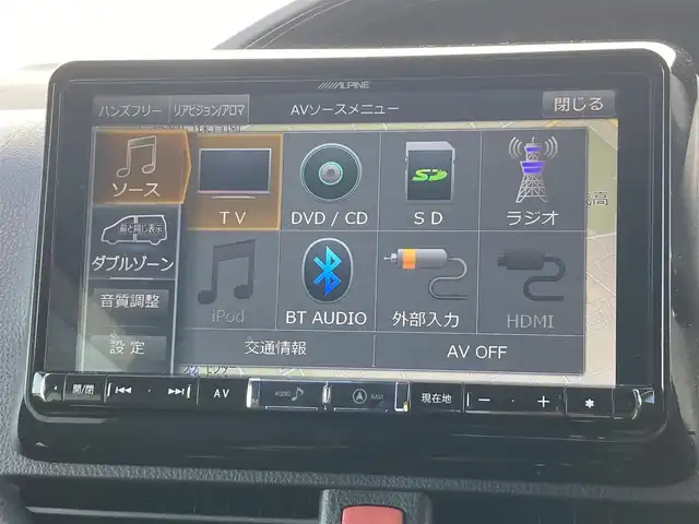 トヨタ エスクァイア ハイブリッド Gi 熊本県 2019(令1)年 9.4万km 白 アルパインナビ/・AM/FM/CD/DVD/BT/HDMI/・フルセグTV/・バックカメラ/フリップダウンモニター/トヨタセーフティセンス/・プリクラッシュセーフティ/・レーンディーパーチャーアラート/・パーキングサポートブレーキ/・クリアランスソナー/・オートハイビーム/クルーズコントロール/ステアリングスイッチ/前方ドライブレコーダー/両側パワースライドドア/ビルトインETC/革シート/前席シートヒーター/プッシュスタート/純正フロアマット/純正ドアバイザー/純正15インチAW