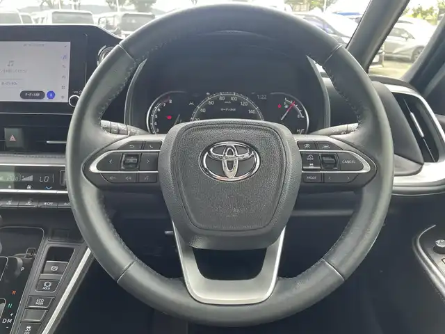 トヨタ ヴォクシー S－Z 和歌山県 2023(令5)年 4.5万km ホワイトパールクリスタルシャイン 純正8インチナビ/バックカメラ/BT/USB/衝突軽減ブレーキ/ブラインドスポットモニター/レーンキープアシスト/前後コーナーセンサー/オートライト/ドラレコ/ビルトインETC2.0/シートヒーター/両側パワスラ/オートホールド/LEＤヘッドライト/ハーフレザーシート