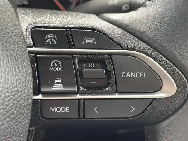 トヨタ ヴォクシー S－Z 和歌山県 2023(令5)年 4.5万km ホワイトパールクリスタルシャイン 純正8インチナビ/バックカメラ/BT/USB/衝突軽減ブレーキ/ブラインドスポットモニター/レーンキープアシスト/前後コーナーセンサー/オートライト/ドラレコ/ビルトインETC2.0/シートヒーター/両側パワスラ/オートホールド/LEＤヘッドライト/ハーフレザーシート