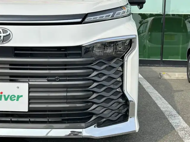 トヨタ ヴォクシー S－Z 和歌山県 2023(令5)年 4.5万km ホワイトパールクリスタルシャイン 純正8インチナビ/バックカメラ/BT/USB/衝突軽減ブレーキ/ブラインドスポットモニター/レーンキープアシスト/前後コーナーセンサー/オートライト/ドラレコ/ビルトインETC2.0/シートヒーター/両側パワスラ/オートホールド/LEＤヘッドライト/ハーフレザーシート
