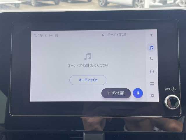 トヨタ ヴォクシー S－Z 和歌山県 2023(令5)年 4.5万km ホワイトパールクリスタルシャイン 純正8インチナビ/バックカメラ/BT/USB/衝突軽減ブレーキ/ブラインドスポットモニター/レーンキープアシスト/前後コーナーセンサー/オートライト/ドラレコ/ビルトインETC2.0/シートヒーター/両側パワスラ/オートホールド/LEＤヘッドライト/ハーフレザーシート