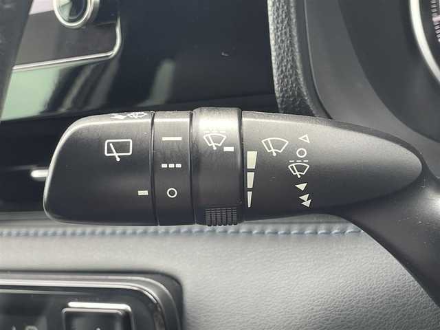 トヨタ ヴォクシー S－Z 和歌山県 2023(令5)年 4.5万km ホワイトパールクリスタルシャイン 純正8インチナビ/バックカメラ/BT/USB/衝突軽減ブレーキ/ブラインドスポットモニター/レーンキープアシスト/前後コーナーセンサー/オートライト/ドラレコ/ビルトインETC2.0/シートヒーター/両側パワスラ/オートホールド/LEＤヘッドライト/ハーフレザーシート