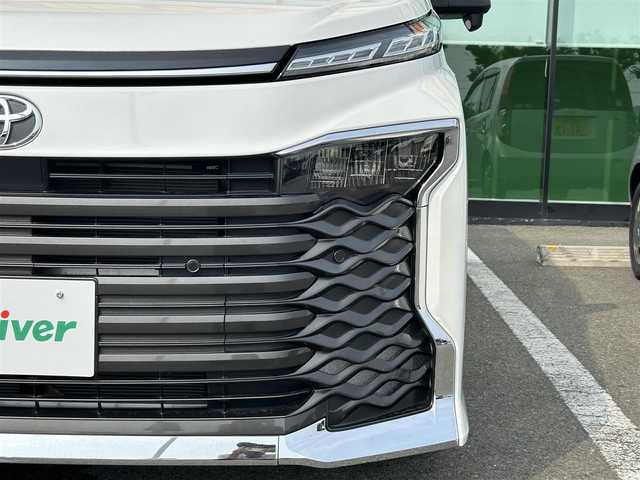 トヨタ ヴォクシー S－Z 和歌山県 2023(令5)年 4.5万km ホワイトパールクリスタルシャイン 純正8インチナビ/バックカメラ/BT/USB/衝突軽減ブレーキ/ブラインドスポットモニター/レーンキープアシスト/前後コーナーセンサー/オートライト/ドラレコ/ビルトインETC2.0/シートヒーター/両側パワスラ/オートホールド/LEＤヘッドライト/ハーフレザーシート
