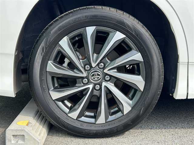 トヨタ ヴォクシー S－Z 和歌山県 2023(令5)年 4.5万km ホワイトパールクリスタルシャイン 純正8インチナビ/バックカメラ/BT/USB/衝突軽減ブレーキ/ブラインドスポットモニター/レーンキープアシスト/前後コーナーセンサー/オートライト/ドラレコ/ビルトインETC2.0/シートヒーター/両側パワスラ/オートホールド/LEＤヘッドライト/ハーフレザーシート