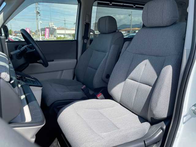 ホンダ ステップワゴン eHEV エアー 長崎県 2022(令4)年 1.5万km プラチナホワイトパール ワンオーナー/純正8インチナビ/CD/DVD/BT/USB/フルセグTV/バックカメラ/両側パワースライドドア/ホンダセンシング/レーダークルーズコントロール/純正ドライブレコーダー/ステアリングスイッチ/純正16インチAW/LEDヘッドライト/ETC
