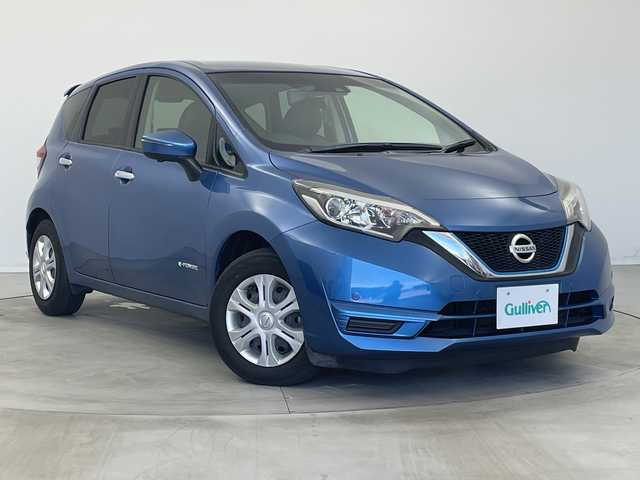 日産 ノート e－パワー X 新潟県 2018(平30)年 5.2万km 青 登録時走行距離51752km/純正メモリナビ/　フルセグTV/CD/DVD/Bluetooth/USB/アラウンドビューモニター/エマージェンシーブレーキ/デジタルインナーミラー/レーンキープアシスト/前後コーナーセンサー/踏み間違い防止/純正リアスポイラー/スマートキー /ETC/ステアリングスイッチ/オートライト/純正フロアマット/レザー調シートカバー/禁煙車