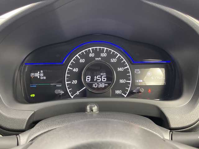 日産 ノート e－パワー X 新潟県 2018(平30)年 5.2万km 青 登録時走行距離51752km/純正メモリナビ/　フルセグTV/CD/DVD/Bluetooth/USB/アラウンドビューモニター/エマージェンシーブレーキ/デジタルインナーミラー/レーンキープアシスト/前後コーナーセンサー/踏み間違い防止/純正リアスポイラー/スマートキー /ETC/ステアリングスイッチ/オートライト/純正フロアマット/レザー調シートカバー/禁煙車