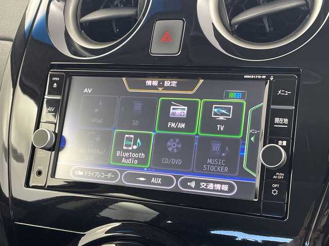 日産 ノート e－パワー X 新潟県 2018(平30)年 5.2万km 青 登録時走行距離51752km/純正メモリナビ/　フルセグTV/CD/DVD/Bluetooth/USB/アラウンドビューモニター/エマージェンシーブレーキ/デジタルインナーミラー/レーンキープアシスト/前後コーナーセンサー/踏み間違い防止/純正リアスポイラー/スマートキー /ETC/ステアリングスイッチ/オートライト/純正フロアマット/レザー調シートカバー/禁煙車
