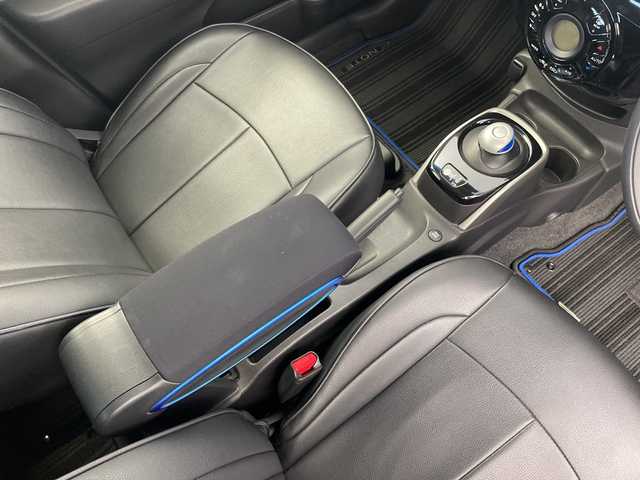 日産 ノート e－パワー X 新潟県 2018(平30)年 5.2万km 青 登録時走行距離51752km/純正メモリナビ/　フルセグTV/CD/DVD/Bluetooth/USB/アラウンドビューモニター/エマージェンシーブレーキ/デジタルインナーミラー/レーンキープアシスト/前後コーナーセンサー/踏み間違い防止/純正リアスポイラー/スマートキー /ETC/ステアリングスイッチ/オートライト/純正フロアマット/レザー調シートカバー/禁煙車