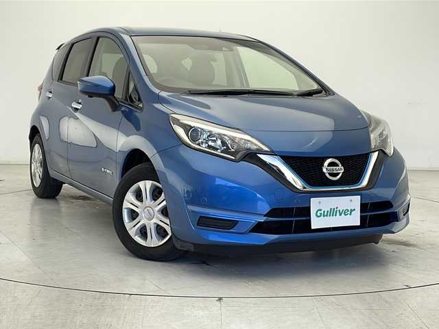 日産 ノート e－パワー X 千葉県 2018(平30)年 5.2万km シャイニングブルー 純正メモリナビ/　フルセグTV/CD/DVD/Bluetooth/USB/アラウンドビューモニター/エマージェンシーブレーキ/デジタルインナーミラー/車線逸脱警報/前後コーナーセンサー/踏み間違い防止/純正リアスポイラー/スマートキー /ETC/前方ドラレコ/ステアリングスイッチ/オートライト/純正フロアマット/レザー調シートカバー/禁煙車