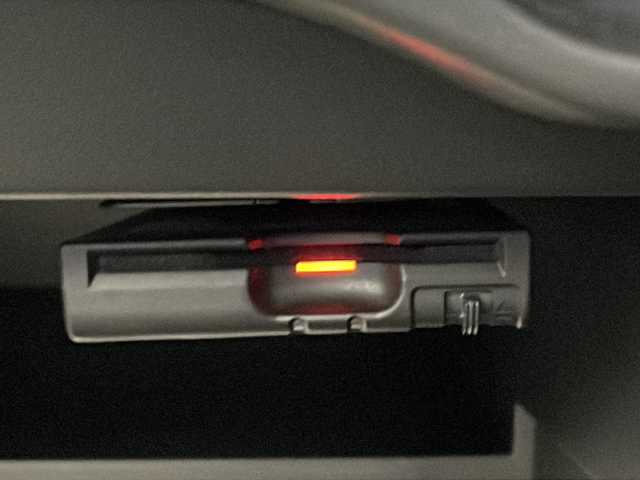 日産 ノート e－パワー X 千葉県 2018(平30)年 5.2万km シャイニングブルー 純正メモリナビ/　フルセグTV/CD/DVD/Bluetooth/USB/アラウンドビューモニター/エマージェンシーブレーキ/デジタルインナーミラー/車線逸脱警報/前後コーナーセンサー/踏み間違い防止/純正リアスポイラー/スマートキー /ETC/前方ドラレコ/ステアリングスイッチ/オートライト/純正フロアマット/レザー調シートカバー/禁煙車