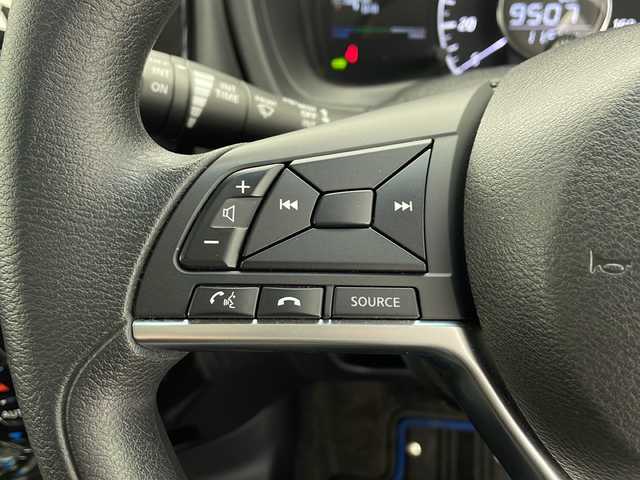 日産 ノート e－パワー X 千葉県 2018(平30)年 5.2万km シャイニングブルー 純正メモリナビ/　フルセグTV/CD/DVD/Bluetooth/USB/アラウンドビューモニター/エマージェンシーブレーキ/デジタルインナーミラー/車線逸脱警報/前後コーナーセンサー/踏み間違い防止/純正リアスポイラー/スマートキー /ETC/前方ドラレコ/ステアリングスイッチ/オートライト/純正フロアマット/レザー調シートカバー/禁煙車