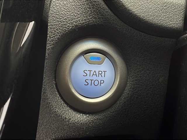 日産 ノート e－パワー X 千葉県 2018(平30)年 5.2万km シャイニングブルー 純正メモリナビ/　フルセグTV/CD/DVD/Bluetooth/USB/アラウンドビューモニター/エマージェンシーブレーキ/デジタルインナーミラー/車線逸脱警報/前後コーナーセンサー/踏み間違い防止/純正リアスポイラー/スマートキー /ETC/前方ドラレコ/ステアリングスイッチ/オートライト/純正フロアマット/レザー調シートカバー/禁煙車