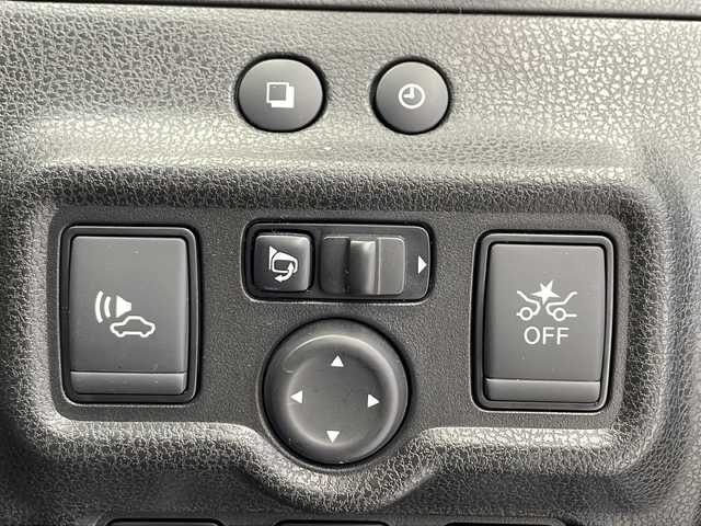 日産 ノート e－パワー X 千葉県 2018(平30)年 5.2万km シャイニングブルー 純正メモリナビ/　フルセグTV/CD/DVD/Bluetooth/USB/アラウンドビューモニター/エマージェンシーブレーキ/デジタルインナーミラー/車線逸脱警報/前後コーナーセンサー/踏み間違い防止/純正リアスポイラー/スマートキー /ETC/前方ドラレコ/ステアリングスイッチ/オートライト/純正フロアマット/レザー調シートカバー/禁煙車