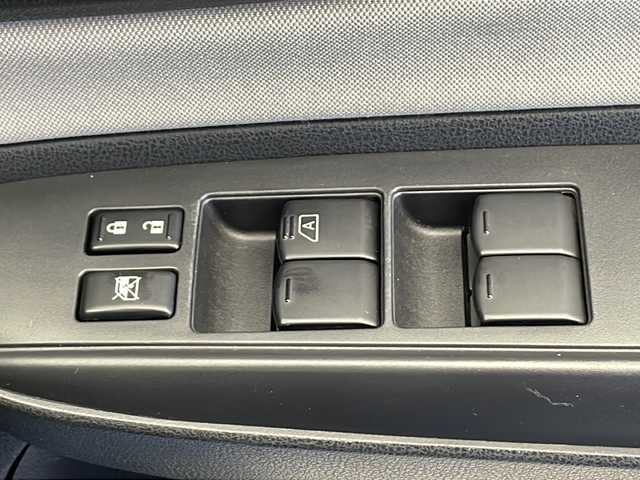 日産 ノート e－パワー X 千葉県 2018(平30)年 5.2万km シャイニングブルー 純正メモリナビ/　フルセグTV/CD/DVD/Bluetooth/USB/アラウンドビューモニター/エマージェンシーブレーキ/デジタルインナーミラー/車線逸脱警報/前後コーナーセンサー/踏み間違い防止/純正リアスポイラー/スマートキー /ETC/前方ドラレコ/ステアリングスイッチ/オートライト/純正フロアマット/レザー調シートカバー/禁煙車