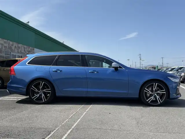 ボルボ Ｖ９０ T6 AWD Rデザイン 徳島県 2017(平29)年 5.4万km 青 純正メーカーナビ/Bluetooth接続/フルセグTV/全方位カメラ/レザーシート/衝突被害軽減システム/前席パワーシート/前席シートヒーター/スマートキー/LEDヘッドライト/オートマチックハイビーム/純正フロアマット/純正アルミホイール/MTモード付AT