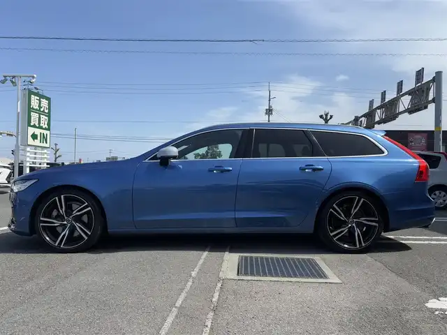 ボルボ Ｖ９０ T6 AWD Rデザイン 徳島県 2017(平29)年 5.4万km 青 純正メーカーナビ/Bluetooth接続/フルセグTV/全方位カメラ/レザーシート/衝突被害軽減システム/前席パワーシート/前席シートヒーター/スマートキー/LEDヘッドライト/オートマチックハイビーム/純正フロアマット/純正アルミホイール/MTモード付AT