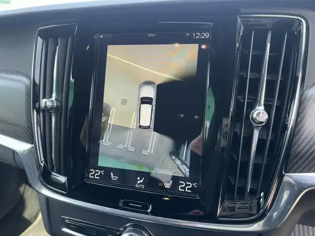 ボルボ Ｖ９０ T6 AWD Rデザイン 徳島県 2017(平29)年 5.4万km 青 純正メーカーナビ/Bluetooth接続/フルセグTV/全方位カメラ/レザーシート/衝突被害軽減システム/前席パワーシート/前席シートヒーター/スマートキー/LEDヘッドライト/オートマチックハイビーム/純正フロアマット/純正アルミホイール/MTモード付AT