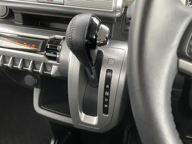 スズキ クロスビー HYBRID MZ 宮崎県 2019(令1)年 3.8万km ピュアホワイトパール/ブラック2トーンルーフ 社外ナビ「AVN-D9」/(AM.FM.Bluetooth.DVD.CD.SD)/フルセグTV/バックカメラ/コーナーセンサー/ETC/クルーズコントロール/シートヒーター/パドルシフト/横滑り防止機能/アイドリングストップ/衝突軽減ブレーキ/レーンキープアシスト/電格ミラー/パワーステアリング/パワーウィンドウ/スマートキー