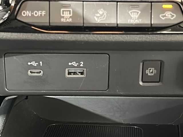 日産 ノート X 広島県 2022(令4)年 2.6万km ダークメタルグレー 禁煙/純正ナビ/フルセグTV/Bluetooth/USB/アラウンドビューモニター/デジタルインナーミラー /LEDオートライト/オートハイビーム/ワイヤレス充電/ドライブレコーダー/純正フロアマット/純正ドアバイザー/ビルトインETC2.0/スマートキー/スペアキー /プッシュスタート /純正16インチアルミホイール