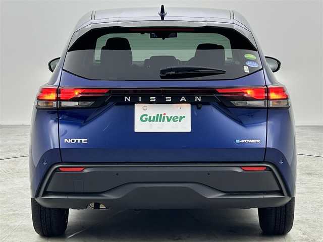 日産 ノート X 福岡県 2021(令3)年 4.5万km オーロラフレアブルーパール 純正ナビ　/アラウンドビューモニター　/ＥＴＣ　/前方ドラレコ　/インテリジェントルームミラー　/置くだけ充電　/ＡＣＣ　/プロパイロット　/コーナーセンサー　/エマージェンシーブレーキ　/レーンキープ　/ＢＳＭ　/ＬＥＤ