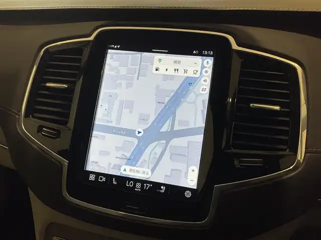 ボルボ ボルボ ＸＣ９０ リチャージ アルティメット T8 AWD PHV 熊本県 2022(令4)年 2.5万km クリスタルホワイトP ・スマートキー/・プッシュスタート/・パノラマサンルーフ/・Pilot Assist/・ブラインドスポットモニター/・レーンキープエイド/・ロードサインインフォメーション/・前車発進通知/・パーキングアシスト/・レーンアシスト/・ドライバーアラート/・衝突回避/・オートハイビーム/・クルーズコントロール (追従式)/・白革シート/・前席パワーシート/・前席エアシート /・４席シートヒーター /・純正メモリナビ/　【Bluetooth・USB・AppleCarPlay・AndroidAuto】/・全方位カメラ/・ETC/・ワイヤレス充電/・パワーバックドア/・LEDヘッドランプ/・純正マット