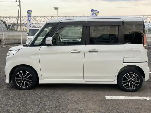 スズキ スペーシア カスタム Z ターボ 徳島県 2017(平29)年 9.5万km クリスタルホワイトP (株)IDOMが運営する【じしゃロン徳島店】の自社ローン専用車両になりますこちらは現金またはオートローンご利用時の価格です。/自社ローンご希望の方は別途その旨お申付け下さい”										/レーダーブレーキサポート/レーンキープアシスト/社外ナビゲーション/（フルセグ/CD/DVD/SD/BT)/バックカメラ/ETC/両側パワースライドドア/トラクションコントロール/アイドリングストップ/社外ドライブレコーダー/パドルシフト/運転席シートヒーター/LEDヘッドライト/LEDデイライト/フォグランプ/クルーズコントロール/革巻きステアリング/ステアリングリモコン/電動格納ミラー/プッシュスタート/スマートキー/純正フロアマット/サイドバイザー