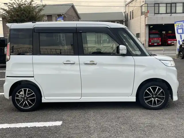 スズキ スペーシア カスタム Z ターボ 徳島県 2017(平29)年 9.5万km クリスタルホワイトP (株)IDOMが運営する【じしゃロン徳島店】の自社ローン専用車両になりますこちらは現金またはオートローンご利用時の価格です。/自社ローンご希望の方は別途その旨お申付け下さい”										/レーダーブレーキサポート/レーンキープアシスト/社外ナビゲーション/（フルセグ/CD/DVD/SD/BT)/バックカメラ/ETC/両側パワースライドドア/トラクションコントロール/アイドリングストップ/社外ドライブレコーダー/パドルシフト/運転席シートヒーター/LEDヘッドライト/LEDデイライト/フォグランプ/クルーズコントロール/革巻きステアリング/ステアリングリモコン/電動格納ミラー/プッシュスタート/スマートキー/純正フロアマット/サイドバイザー