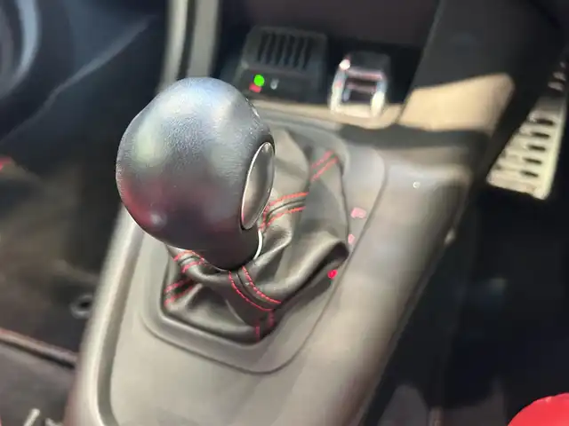 アルファロメオ ジュリエッタ ヴェローチェ 1750 TBI 大阪府 2021(令3)年 2.6万km ブラックパステル 赤レザー/パワーシート/シートメモリ/シートヒーター/HIDヘッドライト/純正18インチアルミホイール/クリアランスソナー/ETC/ドライブレコーダー/クルーズコントロール/社外ナビ/リモコンキー