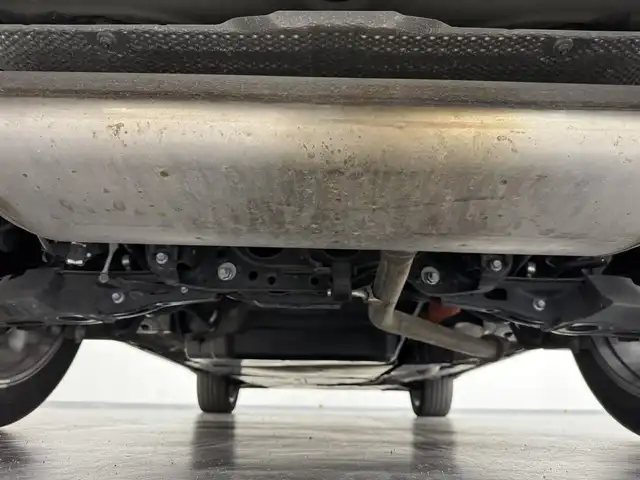 トヨタ ハリアー ハイブリッド Z レザーパッケージ 三重県 2021(令3)年 5.1万km ホワイトパールクリスタルシャイン ハイブリッド/FF/MTモード付フロアCVT/純正 12.3インチナビ/（AM/FM/TV/Bluetooth/USB/iPod/CarPlay/AndroidAuto/Miracast）/【OP】パノラミックビューモニター（シースルービュー機能付）/JBLプレミアムサウンドシステム（9スピーカー＆アンプ）/ドライブレコーダー 前後（デジタルミラー内蔵）/ETC2.0/Toyota Safety Sense/●プリクラッシュセーフティ/●レーントレーシングアシスト/●レーダークルコン/●アダプティブハイビームシステム/●ロードサインアシスト/・先行車発進告知機能/・ブラインドスポットモニター/・パーキングサポートブレーキ（前後静止物、後方接近車両）/など/装備/・デジタルインナーミラー（前後録画機能付）/・カラーヘッドアップディスプレイ/・ハンズフリーパワーバックドア/・本革シート（黒）/・シートヒーター＋ベンチレーション（D/N）/・ステアリングヒーター/・パワーシート（D8way（メモリー・4wayランバーサポート付）/N4way）/・左右独立オートエアコン/・オートワイパー/・18AW/など