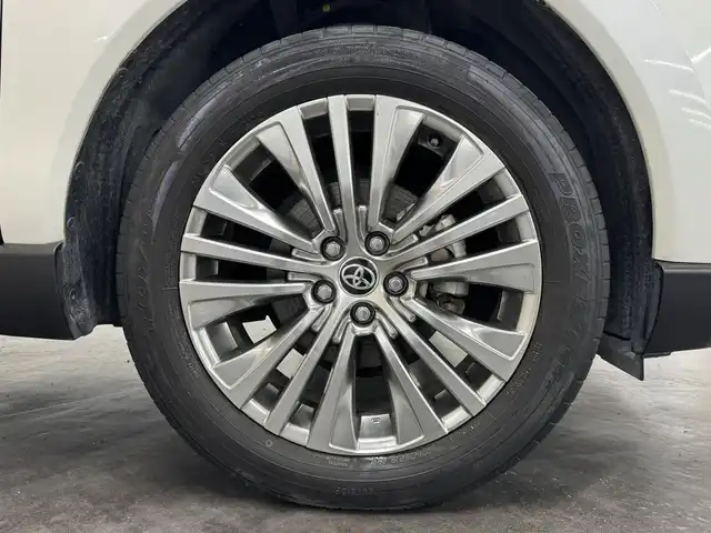 トヨタ ハリアー ハイブリッド Z レザーパッケージ 三重県 2021(令3)年 5.1万km ホワイトパールクリスタルシャイン ハイブリッド/FF/MTモード付フロアCVT/純正 12.3インチナビ/（AM/FM/TV/Bluetooth/USB/iPod/CarPlay/AndroidAuto/Miracast）/【OP】パノラミックビューモニター（シースルービュー機能付）/JBLプレミアムサウンドシステム（9スピーカー＆アンプ）/ドライブレコーダー 前後（デジタルミラー内蔵）/ETC2.0/Toyota Safety Sense/●プリクラッシュセーフティ/●レーントレーシングアシスト/●レーダークルコン/●アダプティブハイビームシステム/●ロードサインアシスト/・先行車発進告知機能/・ブラインドスポットモニター/・パーキングサポートブレーキ（前後静止物、後方接近車両）/など/装備/・デジタルインナーミラー（前後録画機能付）/・カラーヘッドアップディスプレイ/・ハンズフリーパワーバックドア/・本革シート（黒）/・シートヒーター＋ベンチレーション（D/N）/・ステアリングヒーター/・パワーシート（D8way（メモリー・4wayランバーサポート付）/N4way）/・左右独立オートエアコン/・オートワイパー/・18AW/など