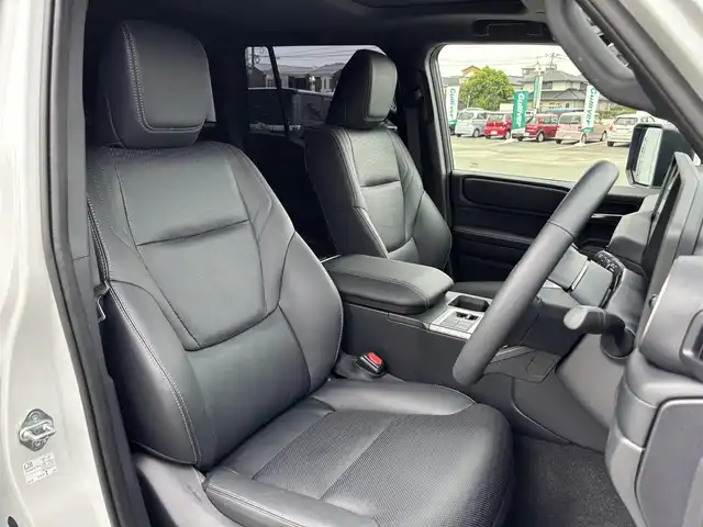 トヨタ ランドクルーザー ２５０ VX 福岡県 2024(令6)年 0.4万km プラチナホワイトパールマイカ プッシュスタートボタン/スマートキー/クルーズコントロール/純正メーカーナビ/Bluetoothオーディオ/USB接続/ETC2.0/全方位カメラ/フルセグTV/HDMI接続/サンルーフ/電動リアゲート/純正フロアマット/運転席パワーシート/レザーシート/純正アルミホイール/LEDヘッドライト/SOSコール