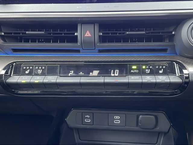 トヨタ プリウス Z 栃木県 2024(令6)年 5.1万km アティチュードブラックマイカ 純正SDナビ/Bluetooth USB /TV フルセグ/アラウンドビューモニター/ブラインドスポットモニター/デジタルインナーミラー/ガラスルーフ/電動バックドア/追従式クルーズコントロール/ETC2.0/ステアリングヒーター/シートヒーター/シートクーラー/レザーシート/パワーシート/コーナーセンサー/レーンキープアシスト/LEDヘッドライト/オートライト