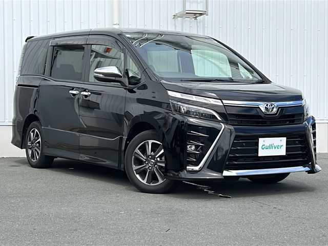 トヨタ ヴォクシー ZS 煌Ⅱ 三重県 2020(令2)年 4.5万km ブラック 純正9型ナビ /バックカメラ /両側パワースライドドア /ビルトインETC2.0 /スペアキー /前後コーナーセンサー /トヨタセーフティセンス/ステアリングスイッチ/USB給電/LEDヘッドライト /オートハイビーム /オートライト/クルーズコントロール/レーンキープアシスト/衝突軽減ブレーキ/純正フロアマット /電動格納ミラー/禁煙車