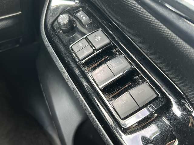 トヨタ ヴォクシー ZS 煌Ⅱ 三重県 2020(令2)年 4.5万km ブラック 純正9型ナビ /バックカメラ /両側パワースライドドア /ビルトインETC2.0 /スペアキー /前後コーナーセンサー /トヨタセーフティセンス/ステアリングスイッチ/USB給電/LEDヘッドライト /オートハイビーム /オートライト/クルーズコントロール/レーンキープアシスト/衝突軽減ブレーキ/純正フロアマット /電動格納ミラー/禁煙車