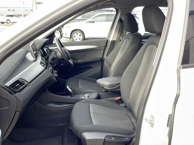 ＢＭＷ Ｘ１ xDrive 18d 新潟県 2020(令2)年 5.7万km 白 4WD/純正ナビ(AM/FM/Bluetooth)/バックカメラ/純正前後ドライブレコーダー/インテリジェントセーフティ/ミラー一体型ETC/純正アルミ/LEDヘッドライト/ルーフレール/スペアキー/取扱説明書